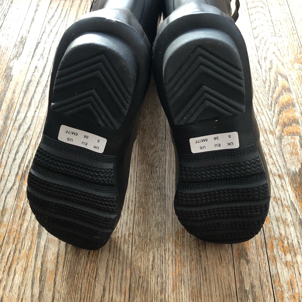 NWT Black Hunter Rain Boots - Picture 4 of 5